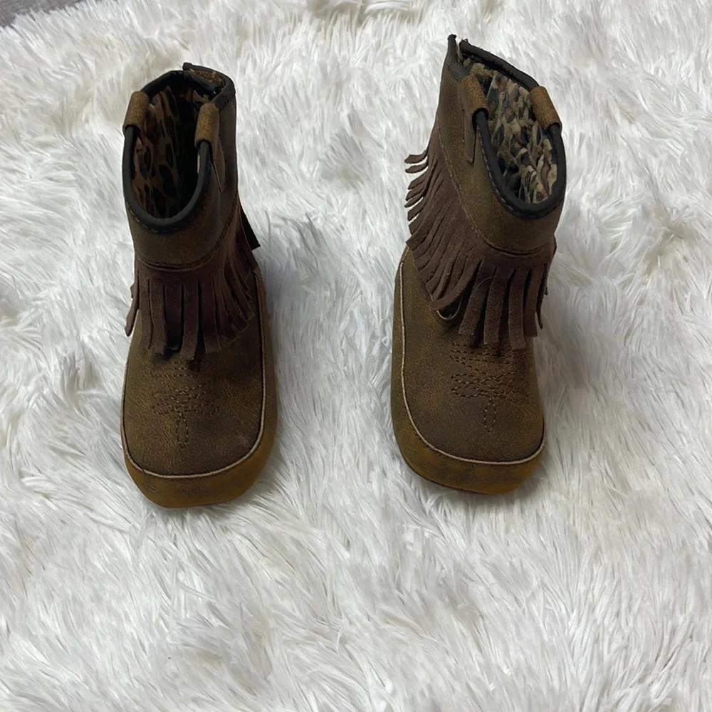 Twister Brown Fringe Baby Buckers